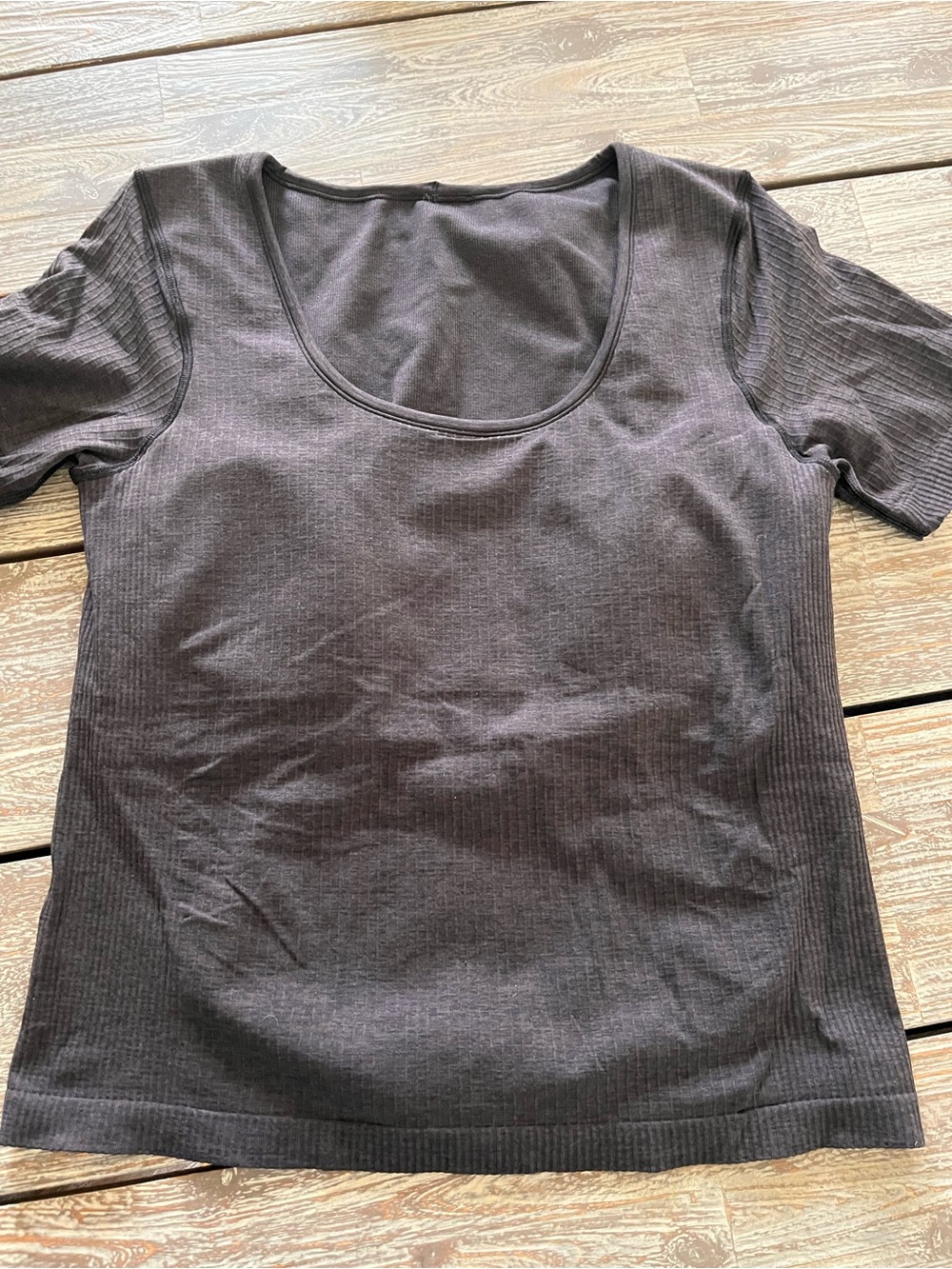 LULULEMON stretchy scoop tshirt with built-in bra, size 12.